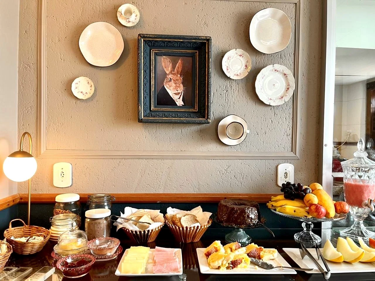 Mesa de café da manhã do hotel